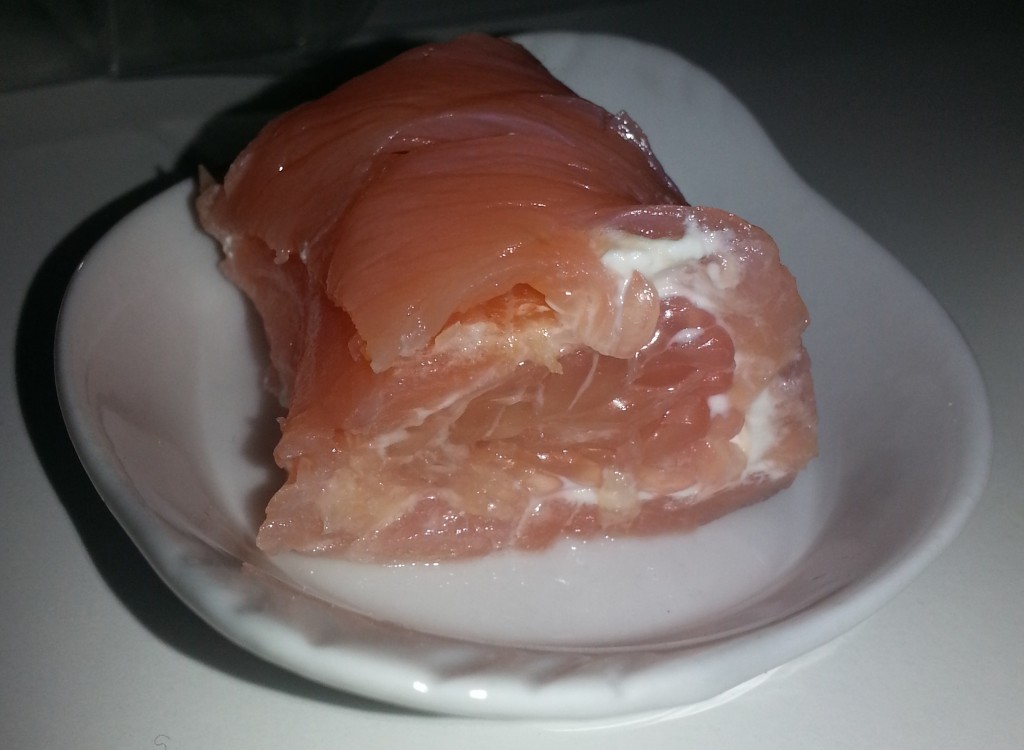 Roulés au saumon fumé, pamplemousse et fromage frais