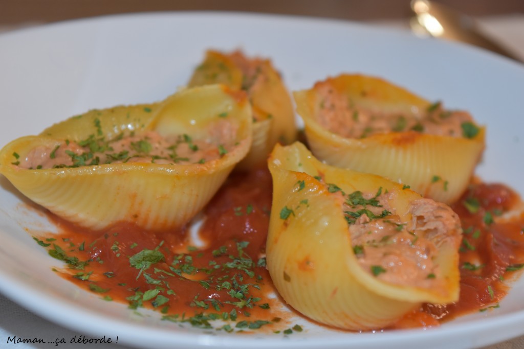 Conchiglioni farcis à la tomate et au thon