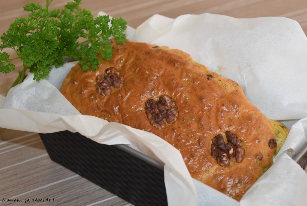 Cake persil, noix et goji