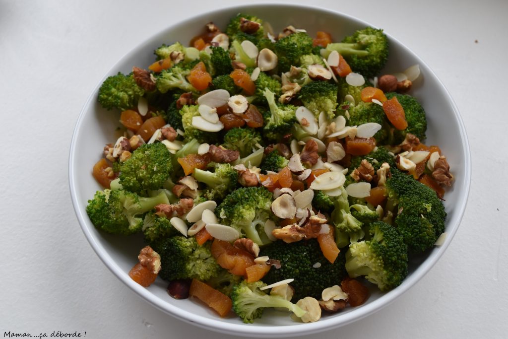 Salade de brocolis aux fruits secs