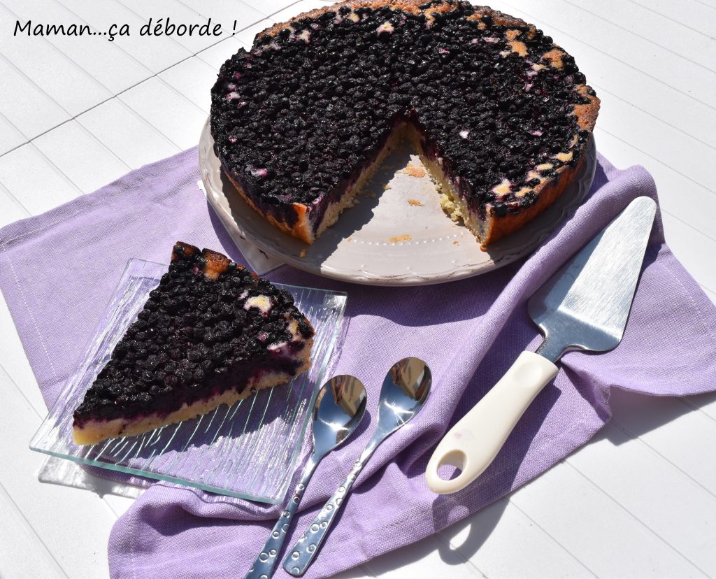 Financier géant aux myrtilles