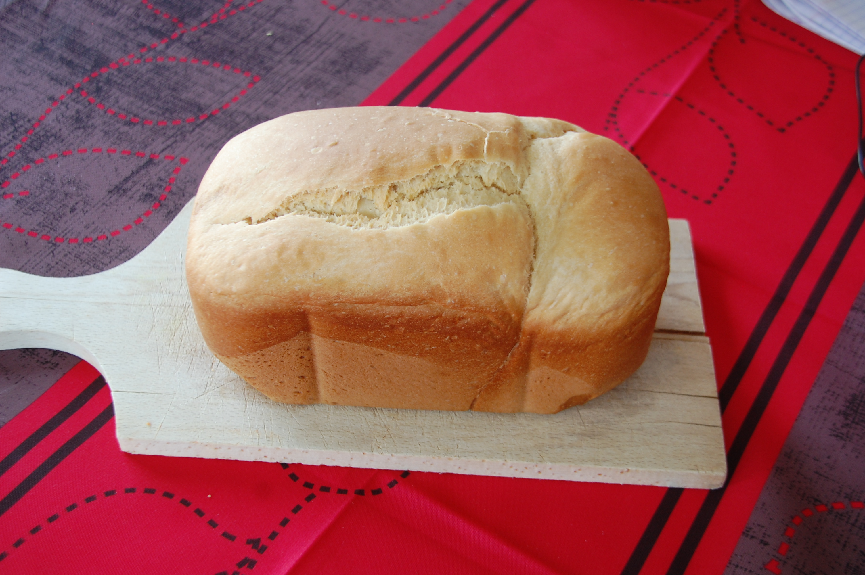 Recette de pain de mie moelleux rapide et facile. Parfait pour les