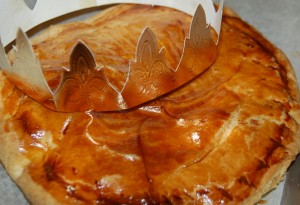 Galette des rois à la frangipane à la sortie du four