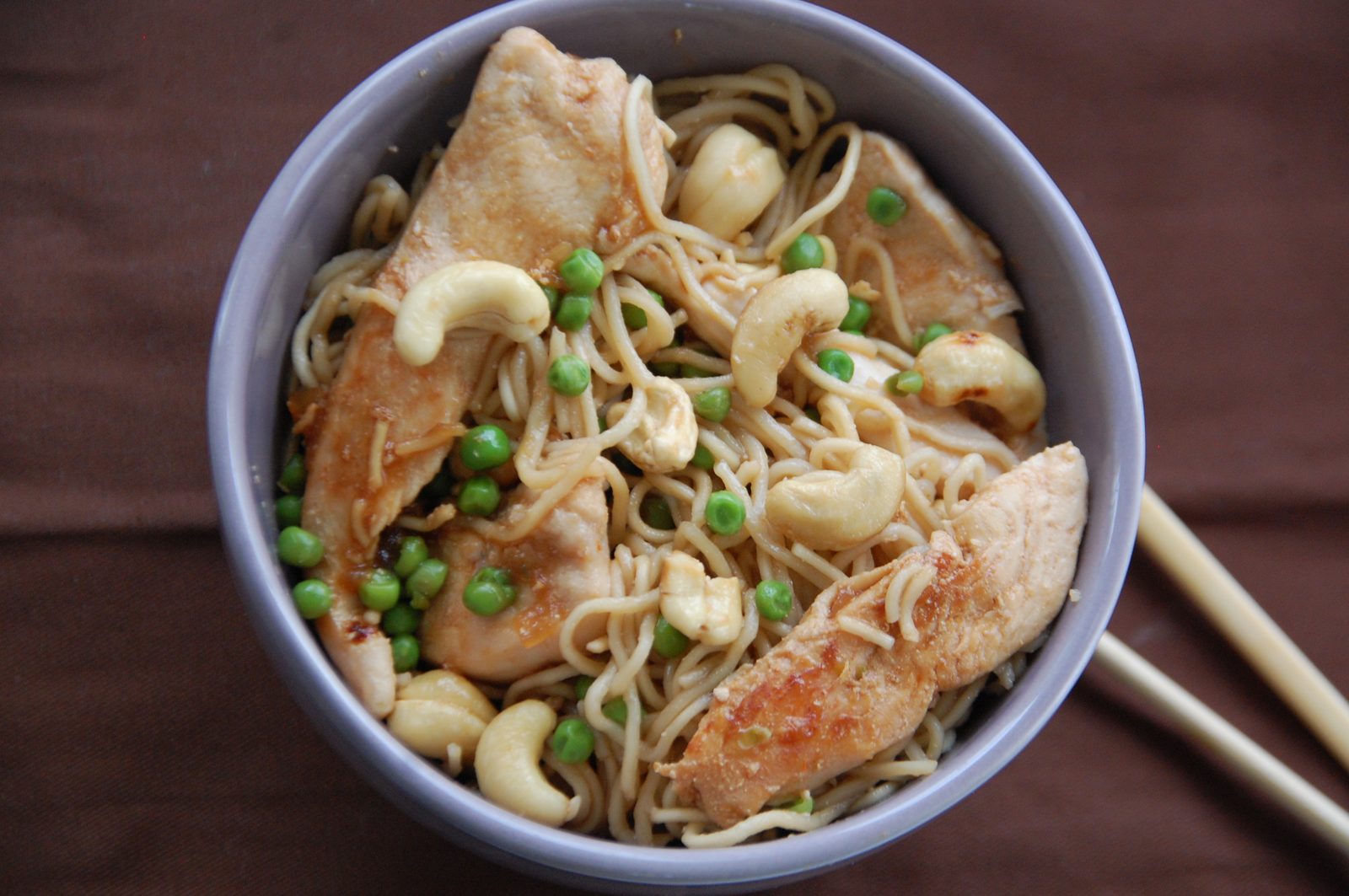 Nouilles sautées poulet noix de cajou