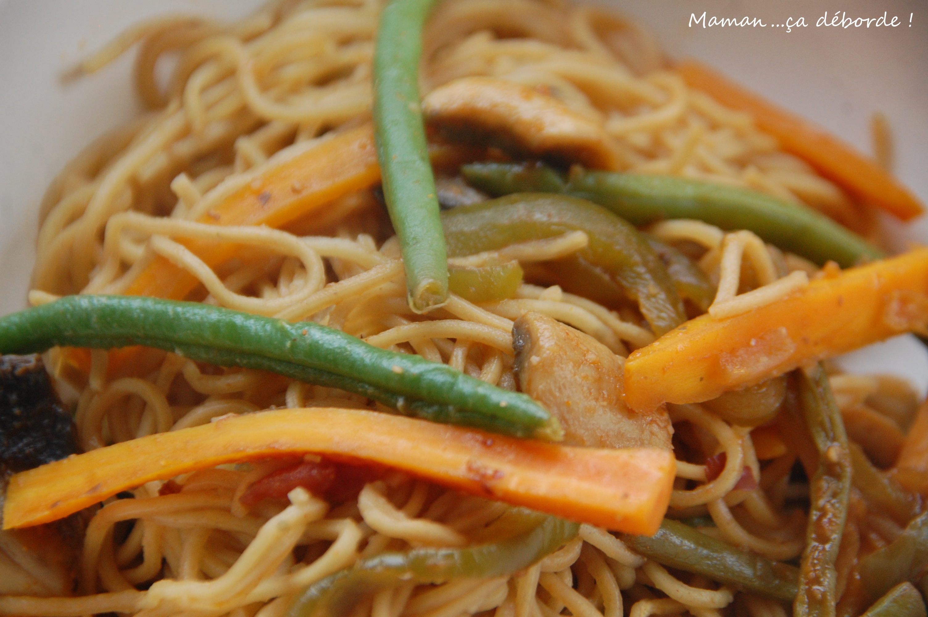 Nouilles Chinoises Sautées Aux Légumes - Maman...ça Déborde