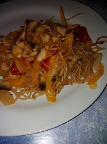 Nouilles sautées aux légumes
