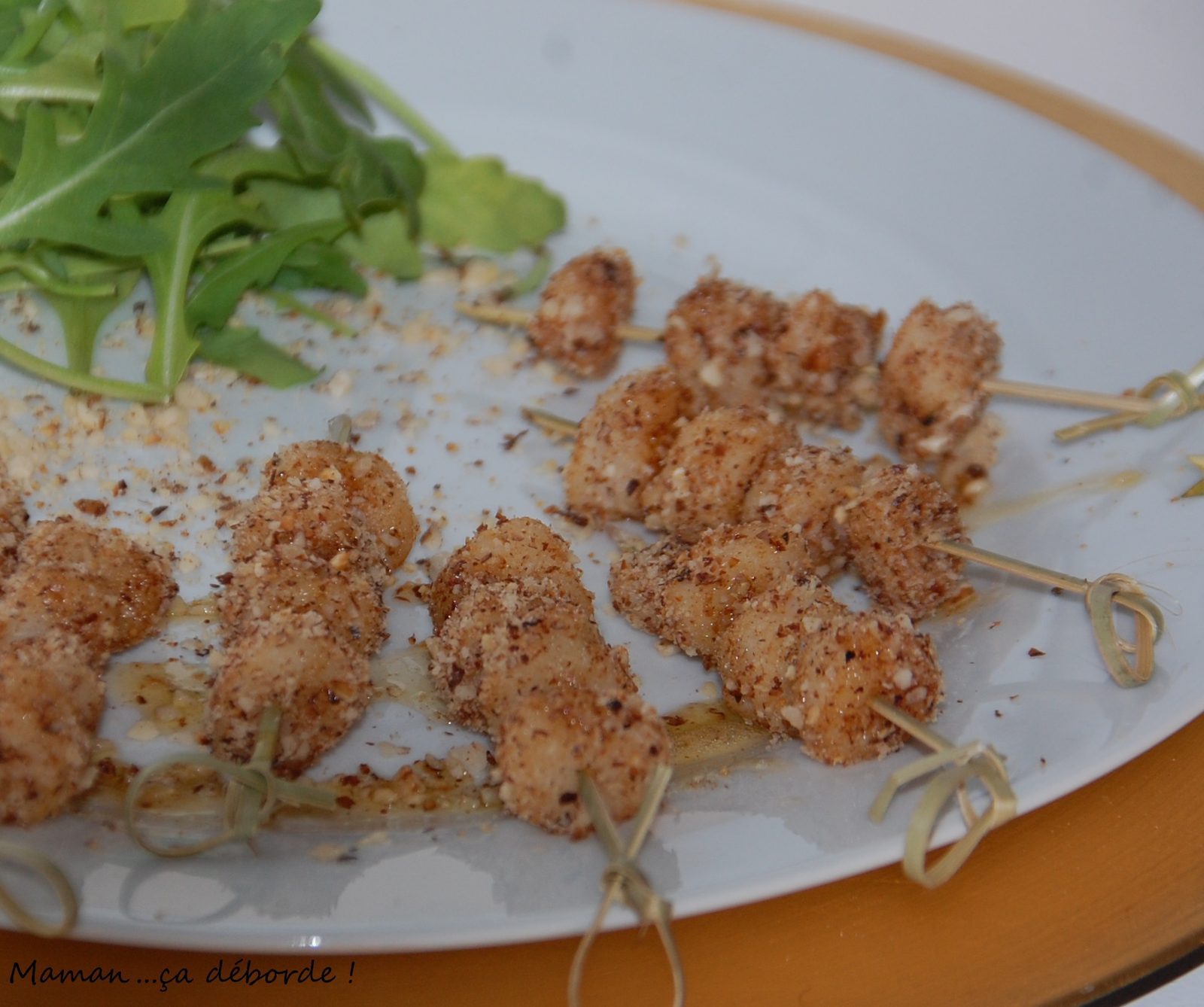 Brochettes de pétoncles aux noisettes