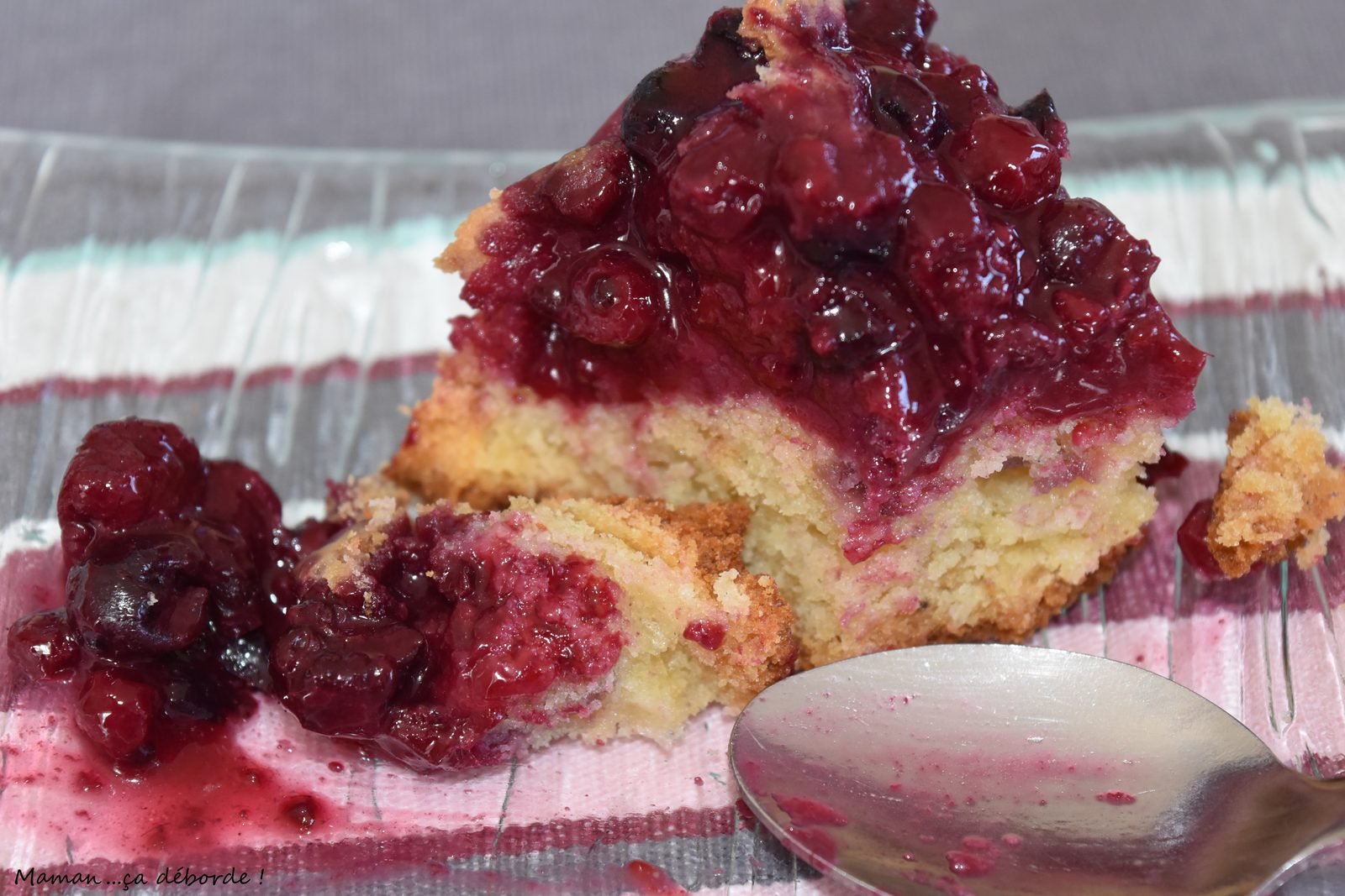 Gâteau renversé aux fruits rouges