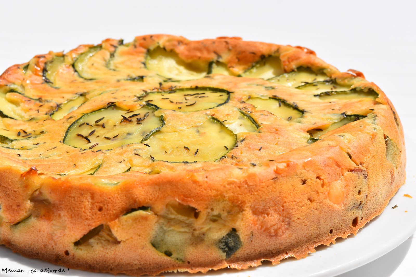 Gâteau renversé au yaourt et aux courgettes grillées