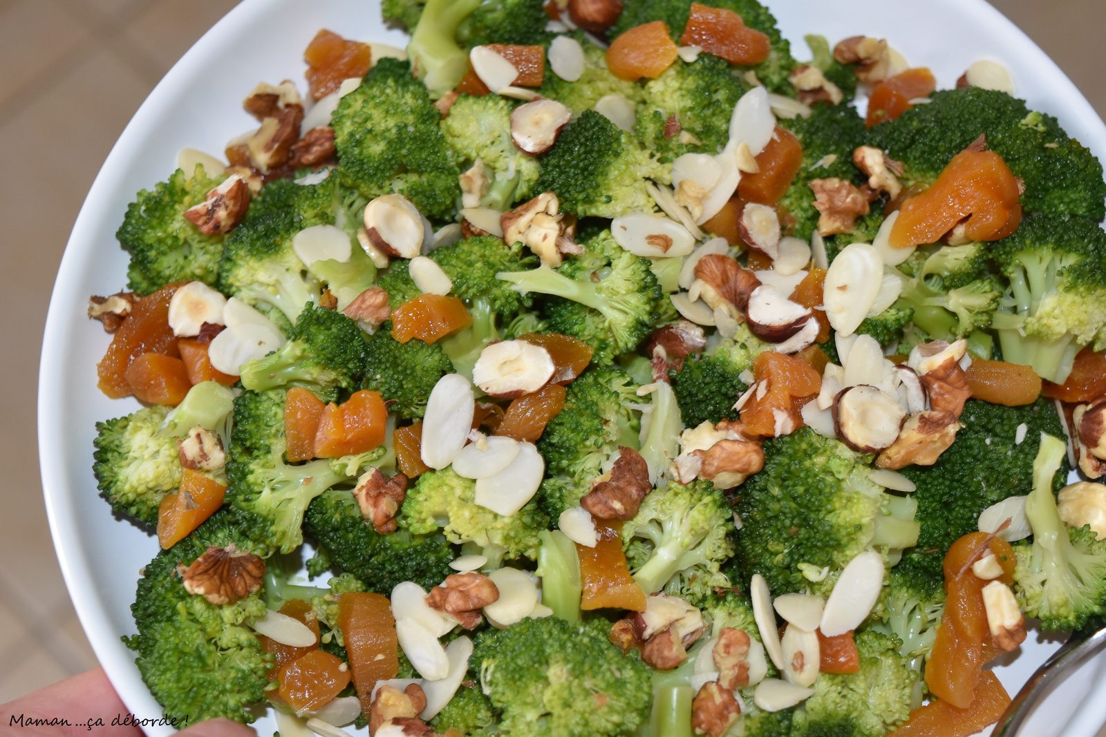 Salade de brocolis aux fruits secs