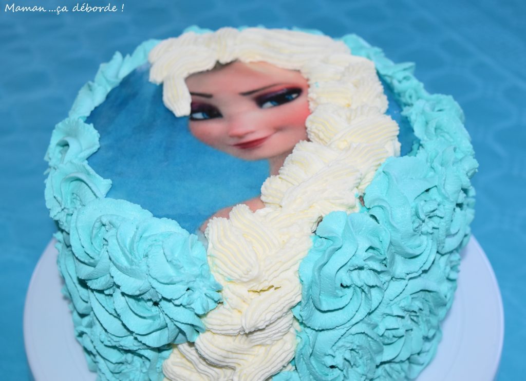 gateau reine neiges pinata cake