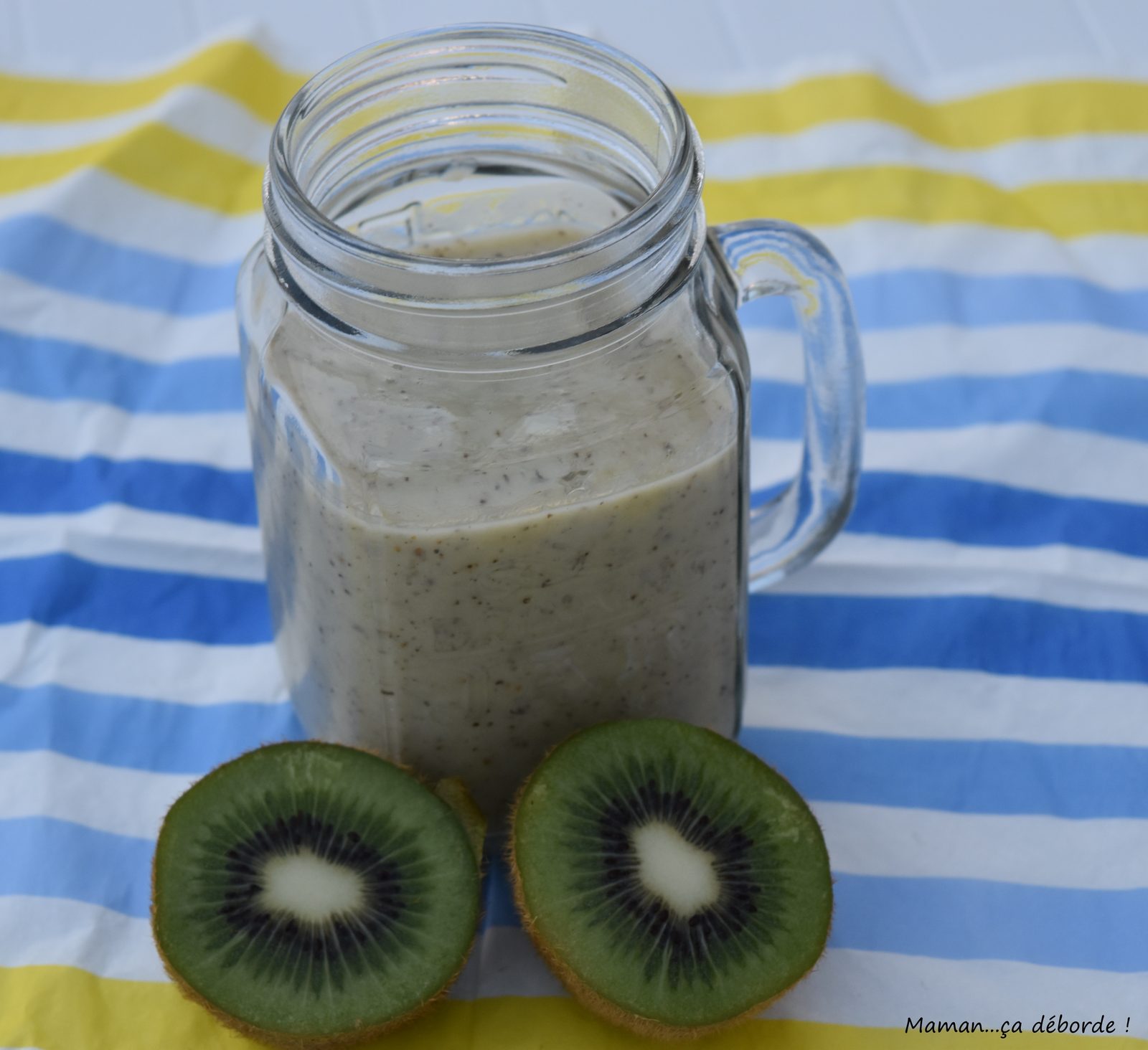 Smoothie banane kiwi au lait d'amande