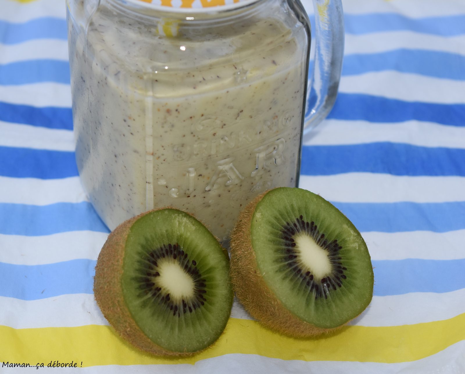 Smoothie banane kiwi au lait d'amande