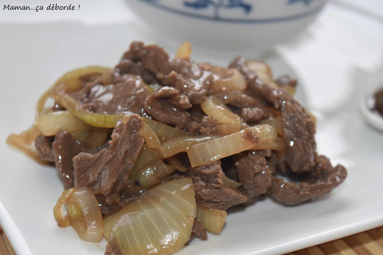 Boeuf sauté aux oignons