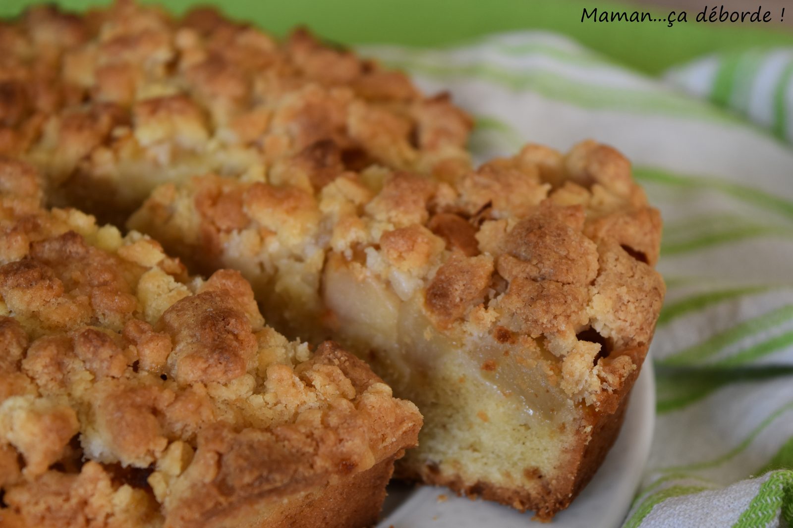 Irish apple crumble cake