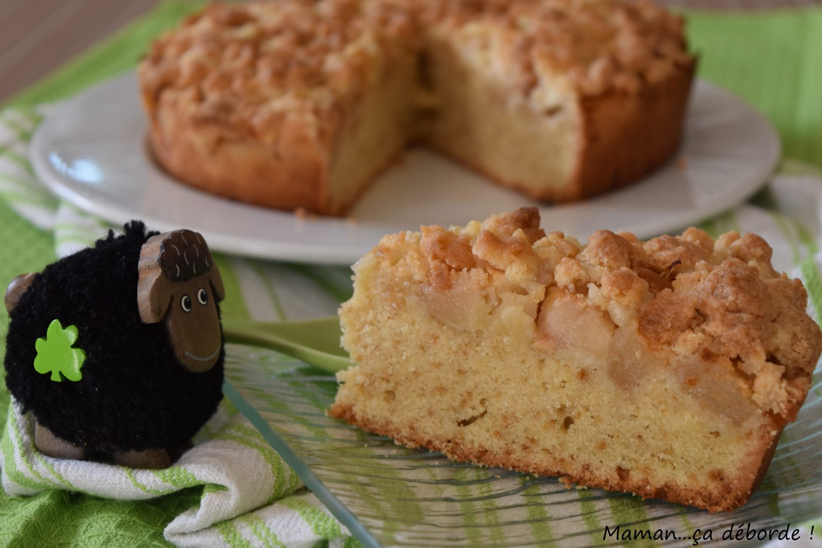 Irish Apple crumble cake