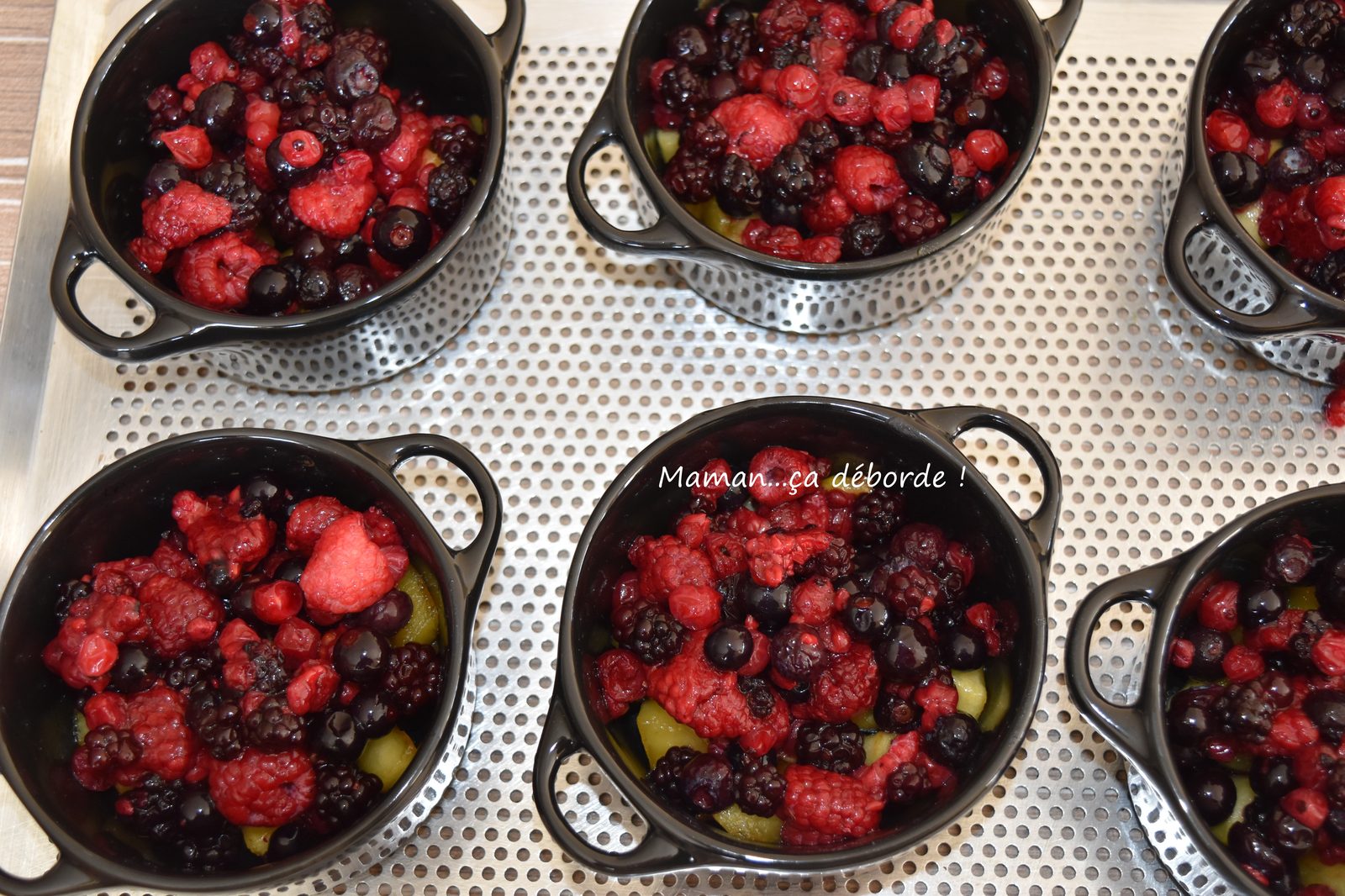 Crumble de pommes et fruits rouges