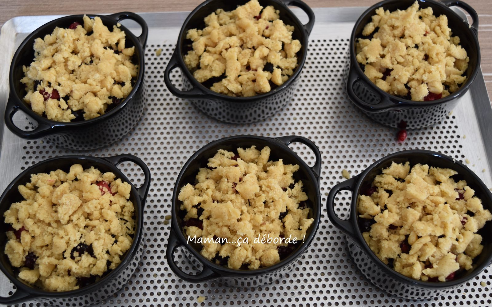 Crumble de pommes et fruits rouges
