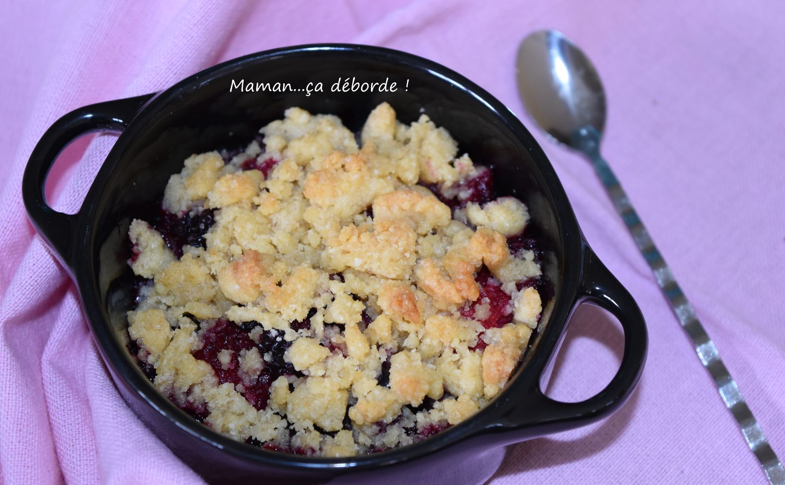 Crumble de pommes et fruits rouges