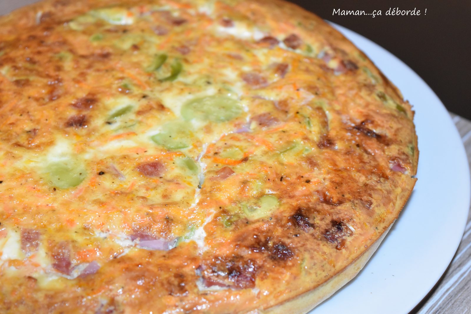 Quiche sans pâte fève, carotte et dés de jambon