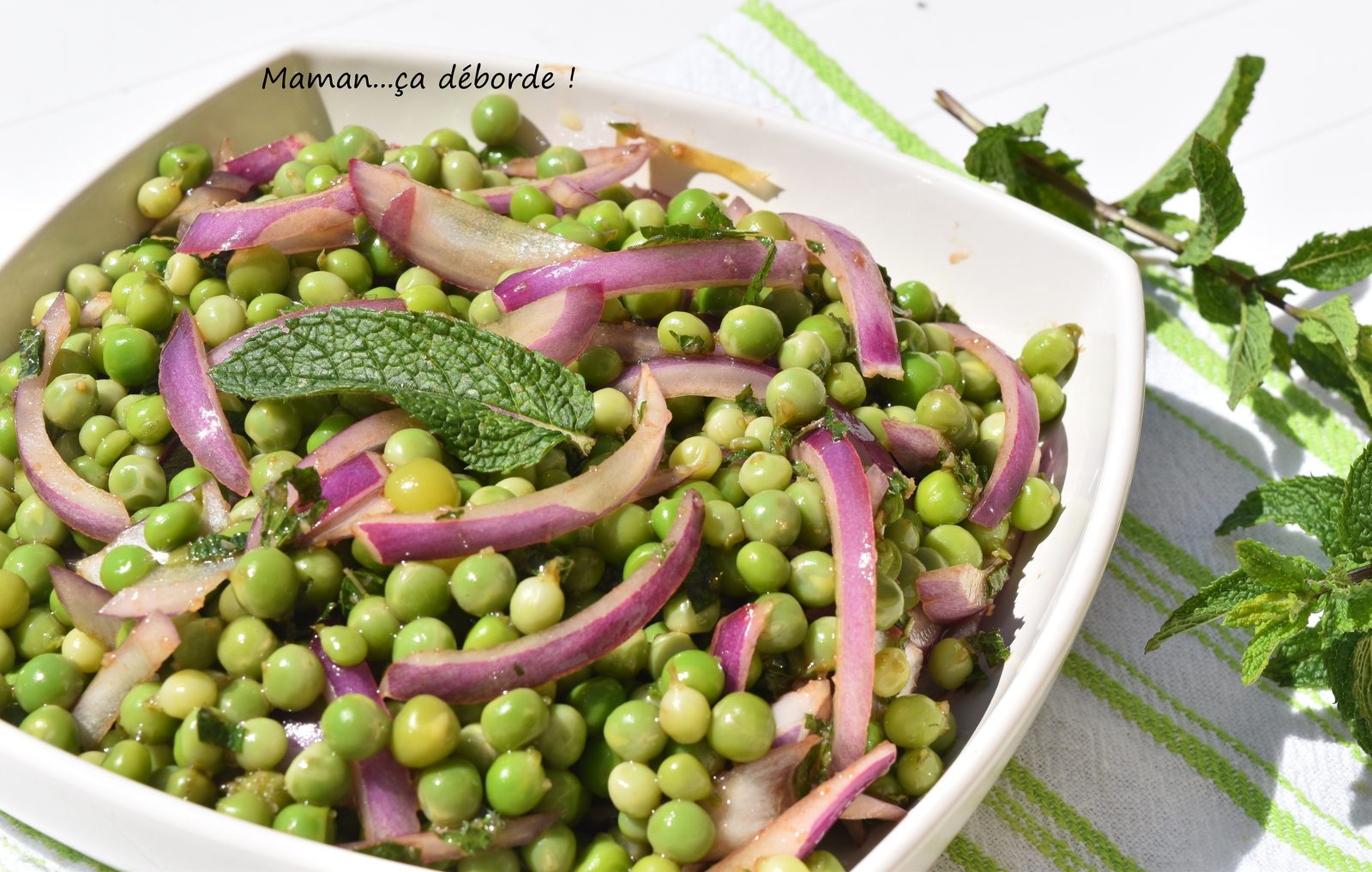 Salade de petits pois, oignon et menthe