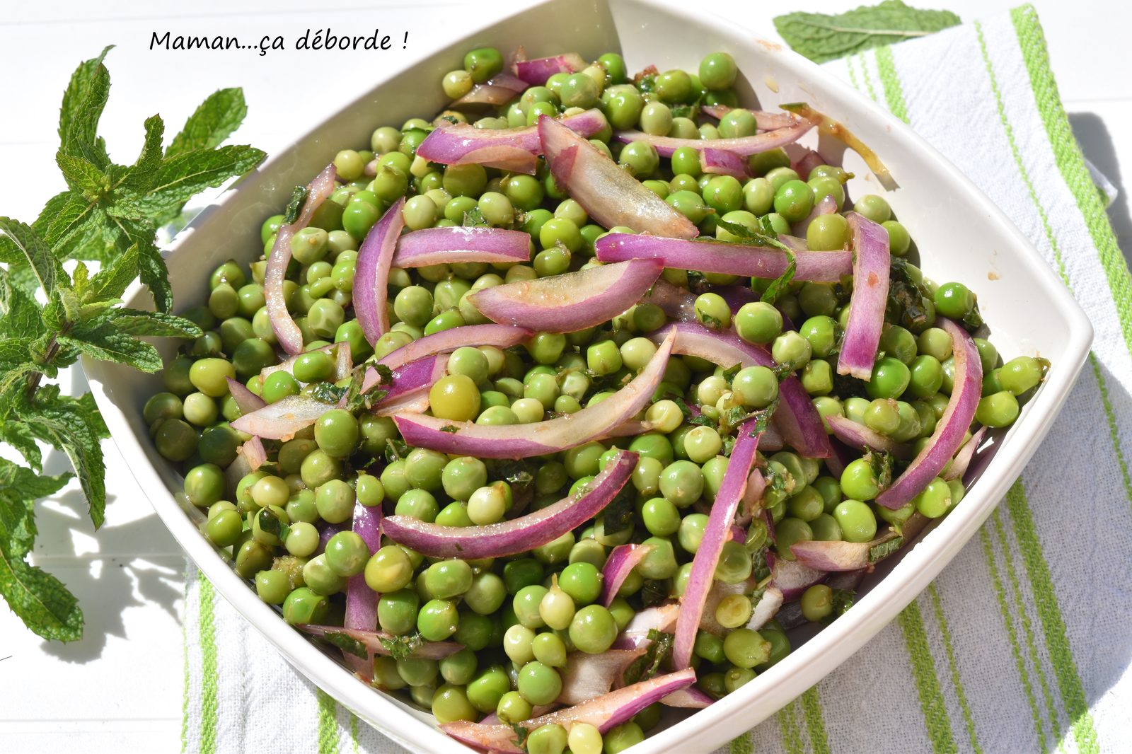 Salade de petits pois, oignon et menthe