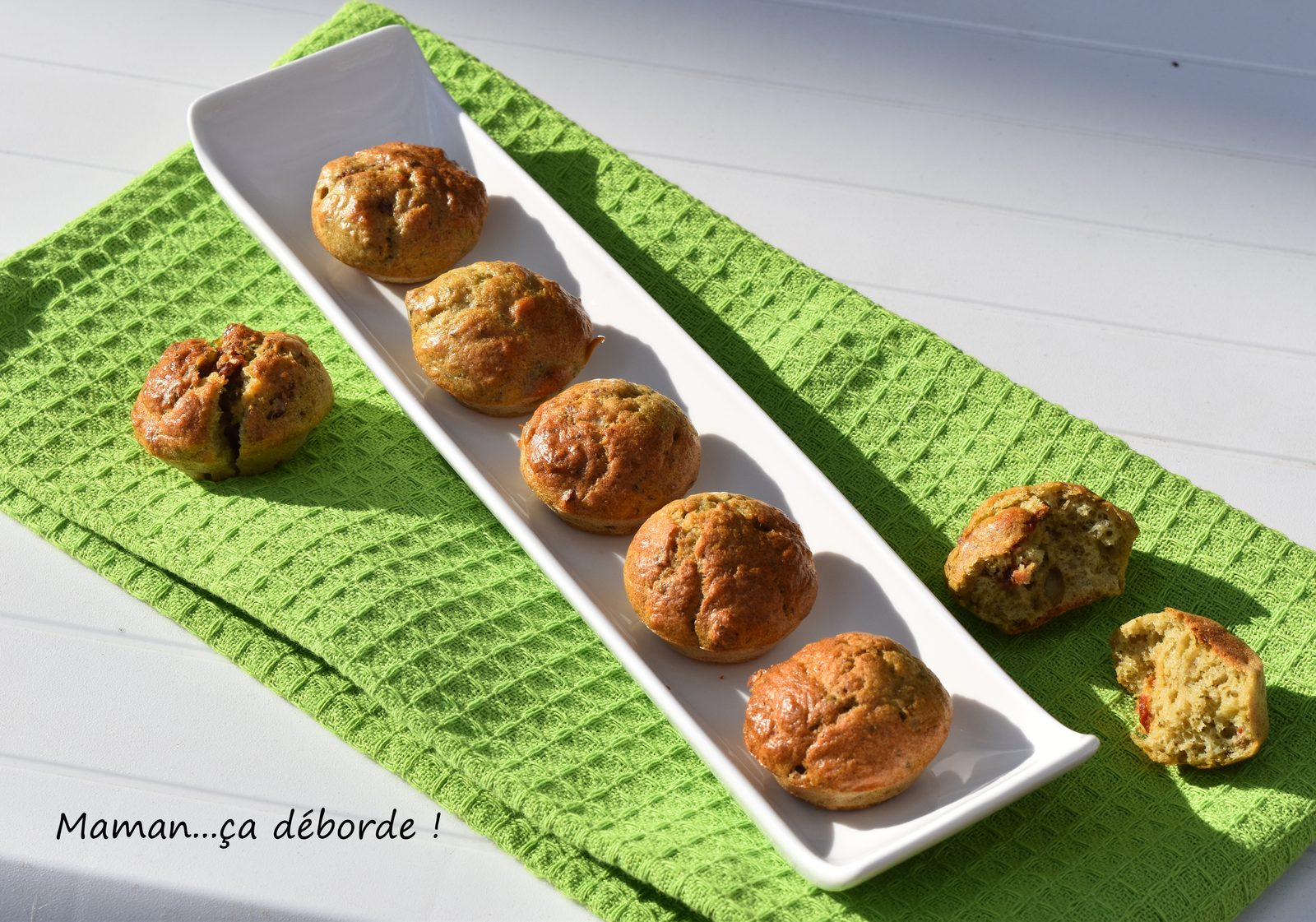 Mini muffins pesto, tomate séchée, parmesan et blanc d'oeuf