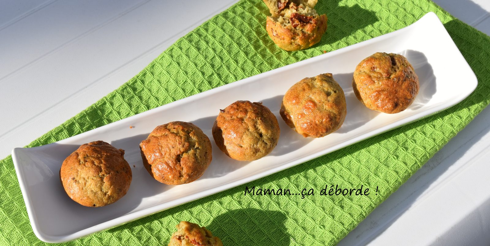 Mini muffins pesto, tomate séchée, parmesan et blanc d'oeuf