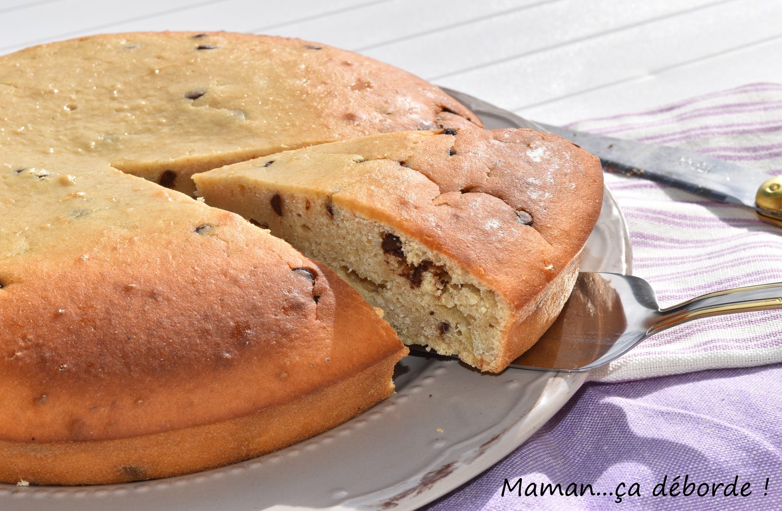 Gâteau au yaourt et lait ribot aux pépites de chocolat
