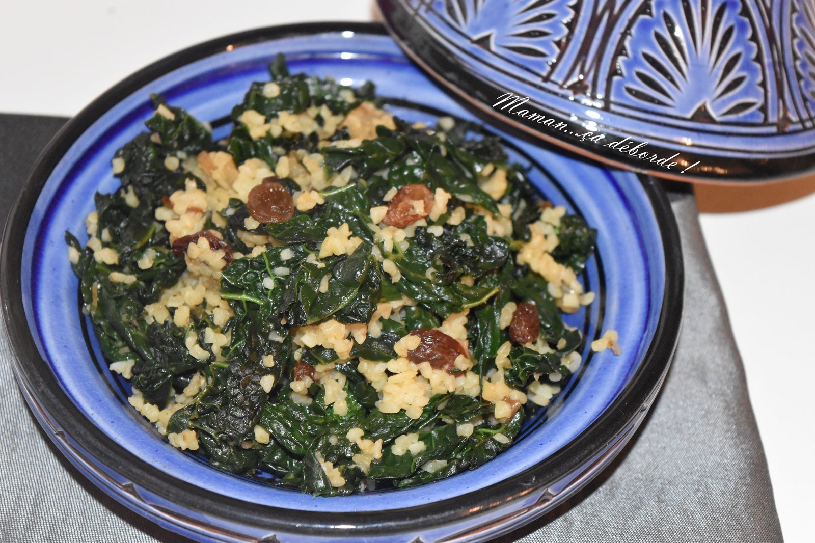 Poêlée de chou kalé, boulghour et raisins secs