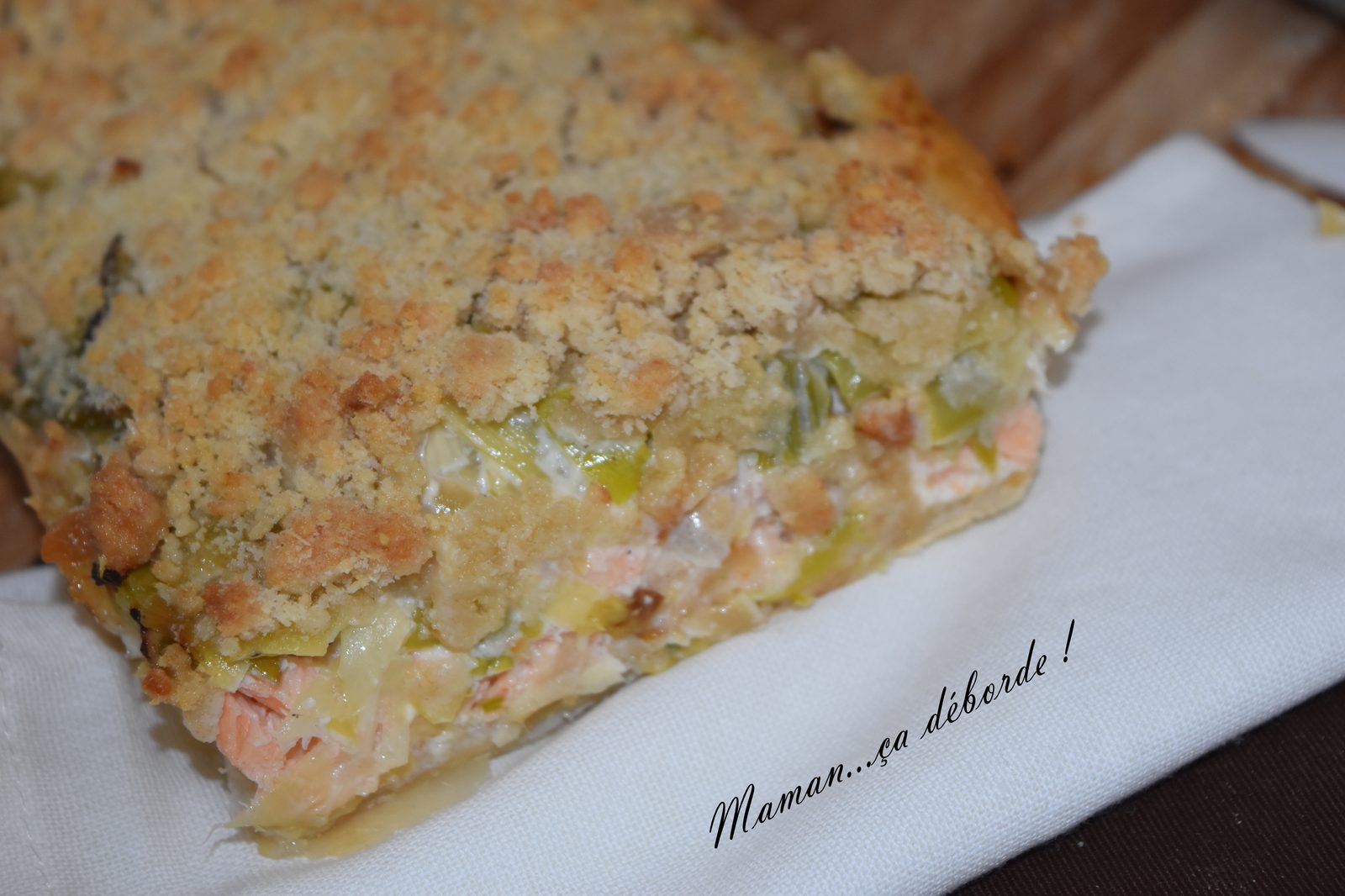 Tarte poireau, saumon et son crumble