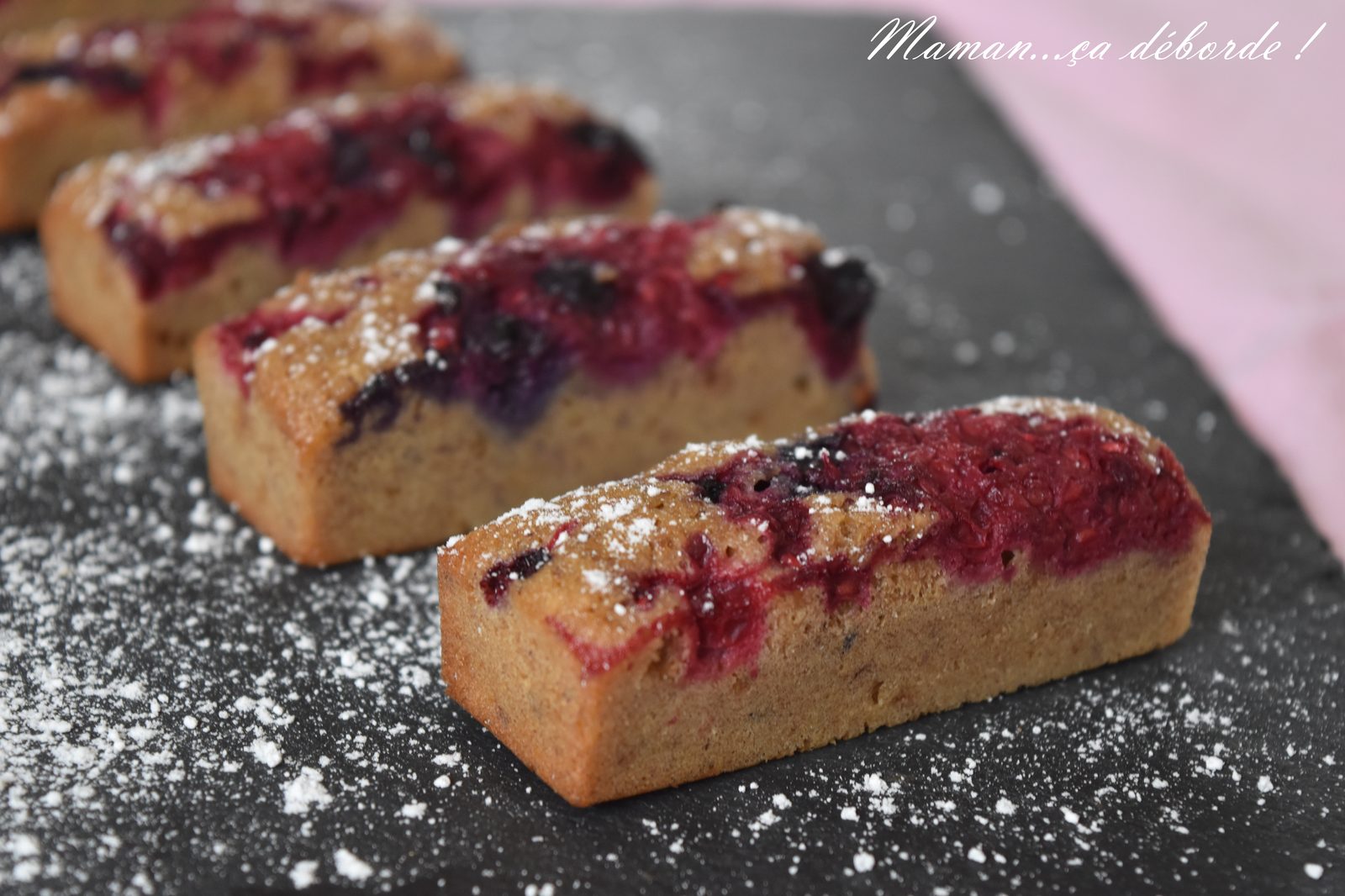 Financiers noisette et fruits rouges