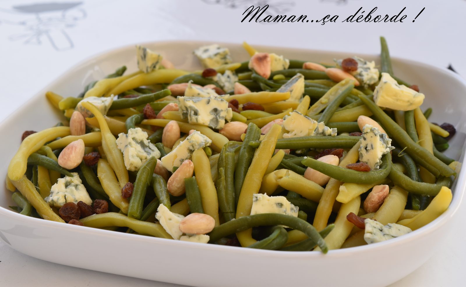 Salade d'haricots verts, amande et bleu d'auvergne