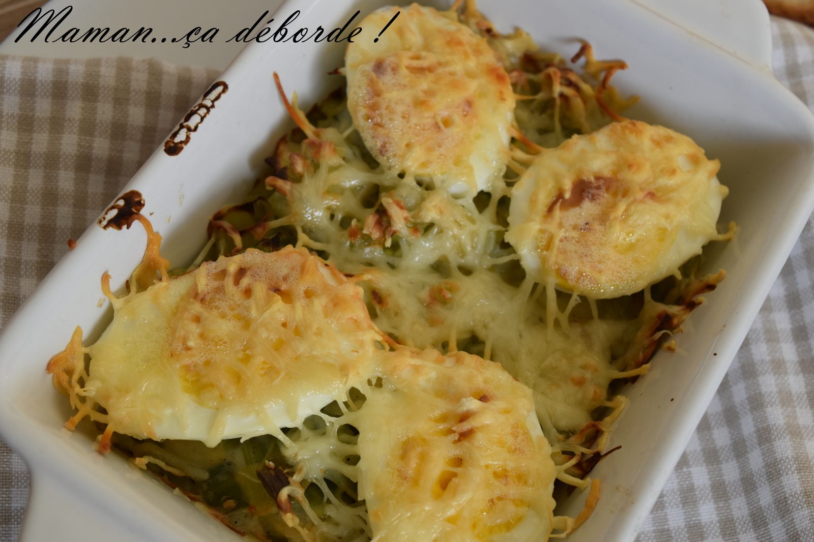 Oeufs durs gratinés sur sa fondue de poireaux