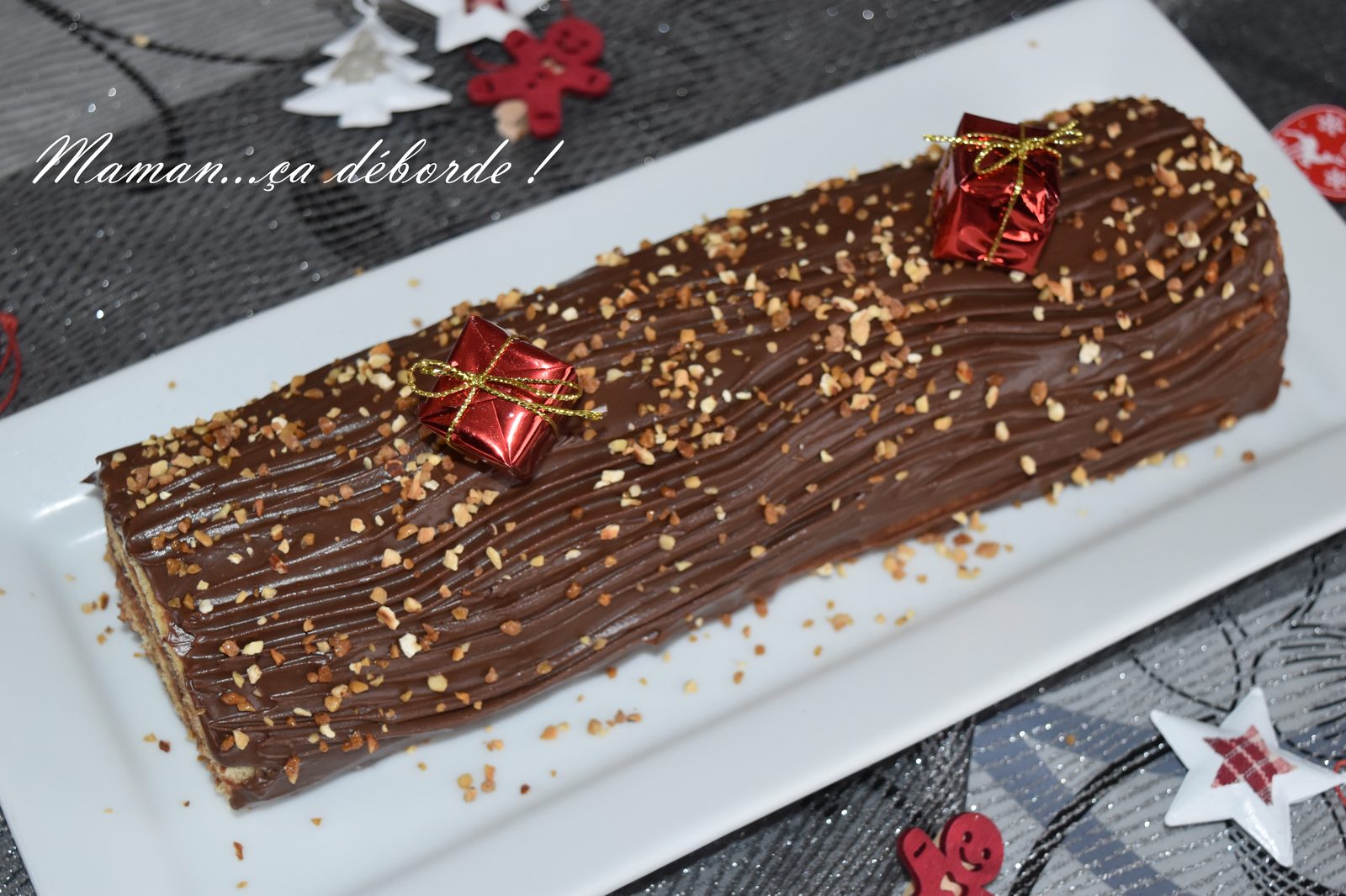 Bûche roulée chocolat, noisette et praliné