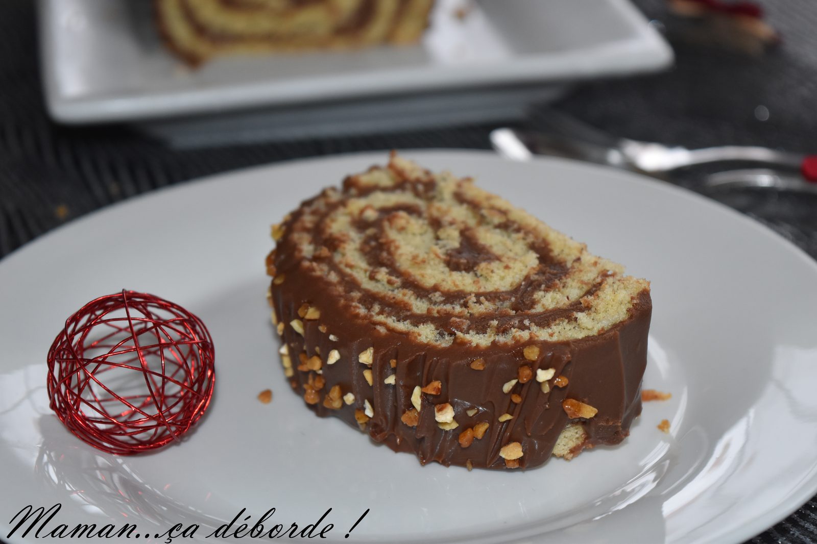 Bûche roulée chocolat, noisette et praliné