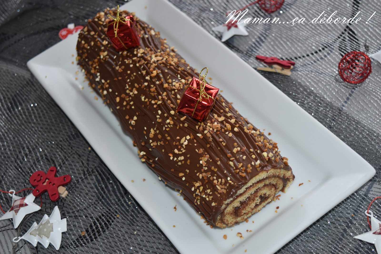 Bûche roulée chocolat, noisette et praliné