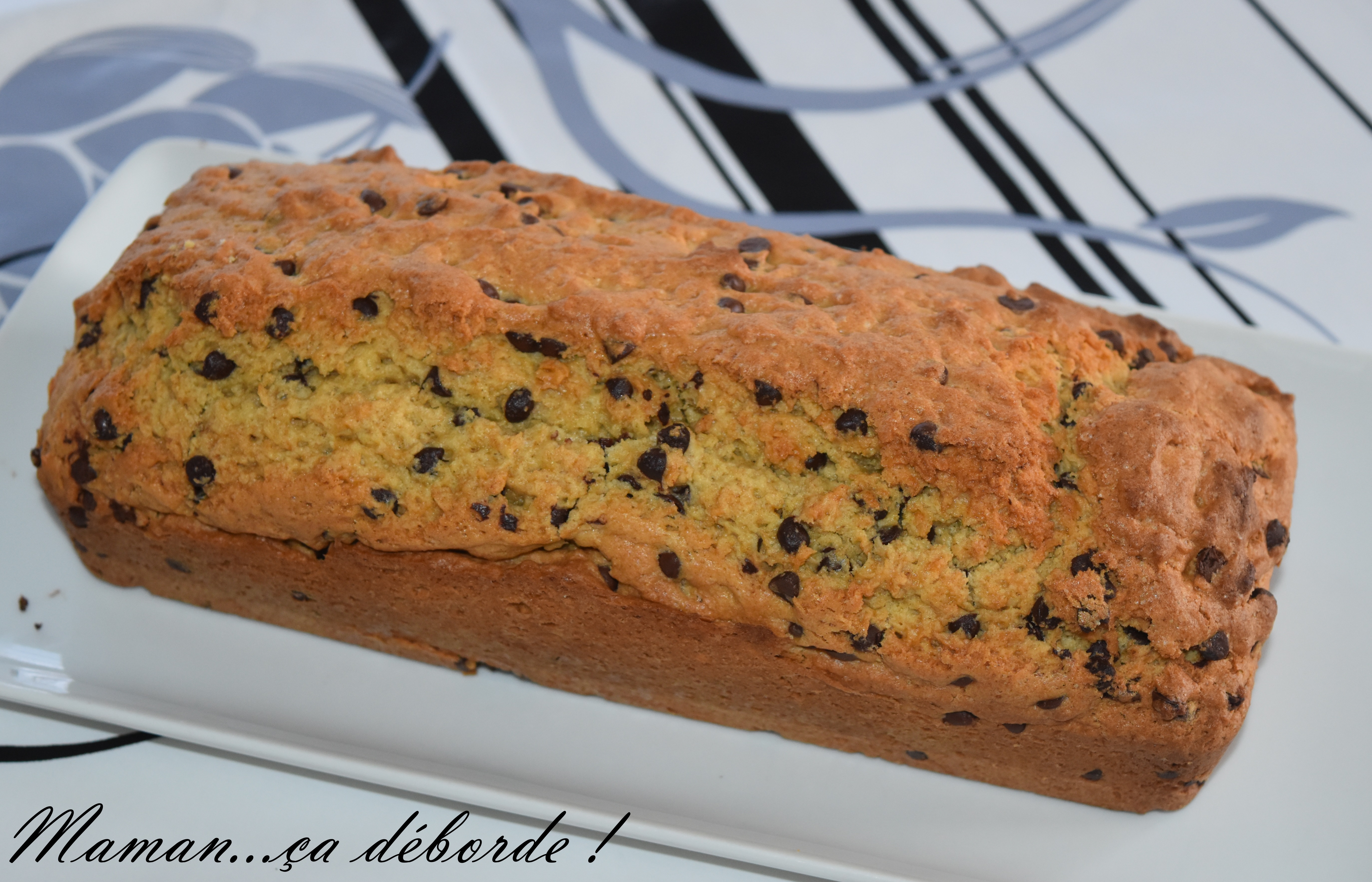 Cake Aux Pépites De Chocolat - Maman...ça Déborde