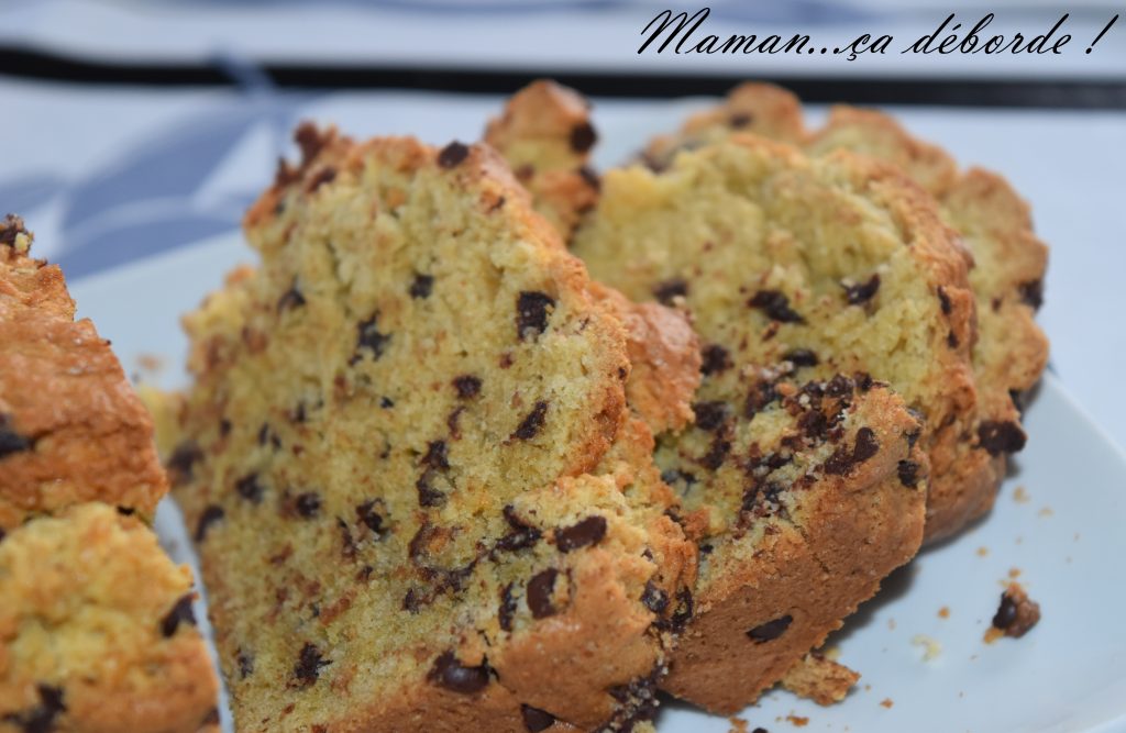 Cake aux pépites de chocolat - Maman...ça déborde